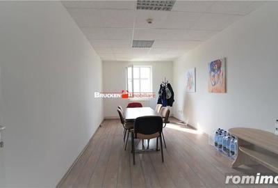 Spațiu comercial, de 1,276 mp, în Central - 4