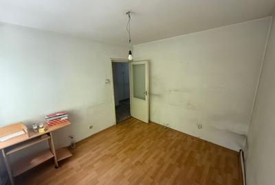 Apartament spatios cu 4 camere, etaj 1 - decomandat, zona Sasar - 11