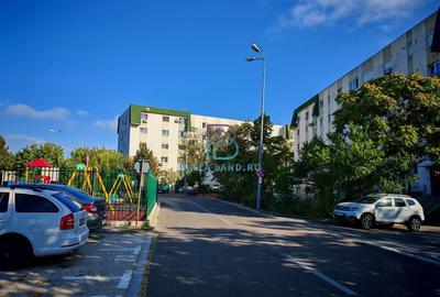 Doamna Ghica, bloc 2002, etaj 3/4, decomandat, doua bai - 4