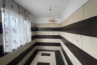 Casă individuală cu 4 camere cu Canalizare în Central - 9