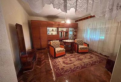 Proprietar, vand casa la sat 2100 mp - 1