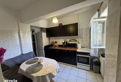 Apartament cu 3 camere decomandat în Micro 16