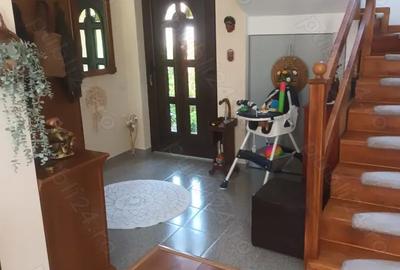 Casă cu 3 camere în Central - 8