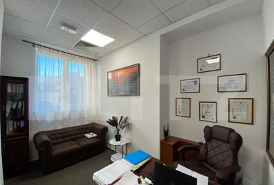 Spațiu comercial, de 224 mp, în Central - 6