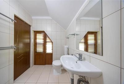 Vanzare Vila/Pensiune 11 camere zona Mamaia Nord langa plaja - 36