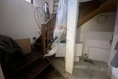 Casă cu 8 camere cu Teren 485 Mp în Central - 55