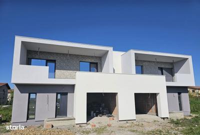 Casă cu 4 camere în Săcălaz