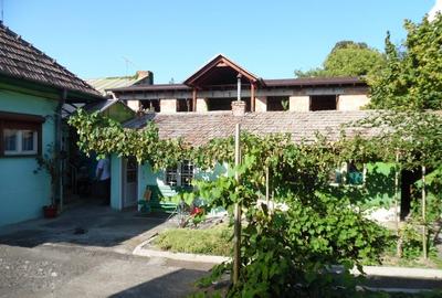 Casa 2 camere in zona centrala, locatie foarte linistita, teren 383 mp! - 2