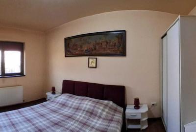 Casă cu 4 camere cu Teren 1113 Mp în Central - 2