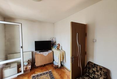 Apartament cu 3 camere nedecomandat în Astra - 3
