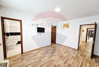 Casă cu 4 camere cu Teren 1065 Mp în Preajba - 10