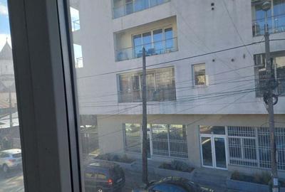 Casă cu 6 camere în Central