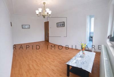 Apartament cu 3 camere decomandat în Micro 21