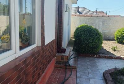 Casă cu 4 camere cu Teren 1200 Mp în Calea București - 3