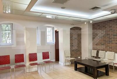 Spațiu comercial, de 460 mp, în Central - 2