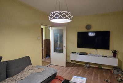 Apartament cu 3 camere decomandat în Vitrometan - 1