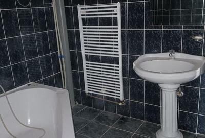 Casă cu 4 camere cu Teren 1000 Mp în Central - 6
