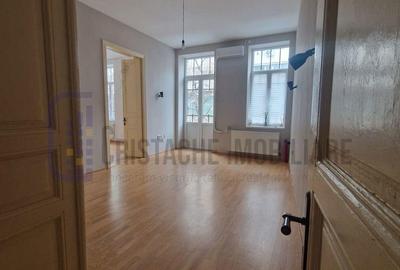 Spatiu comercial in vila, etj. 1 + mansarda, 220 mp, Piata Amzei - 10