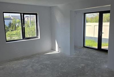 Casă cu 6 camere cu Teren 500 Mp în Spătaru - 7