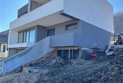 Casă individuală cu 4 camere cu Canalizare în Chinteni - 2