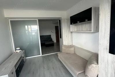 Apartament cu 3 camere decomandat în Tractorul - 4