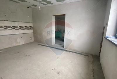 Apartament cu 2 camere semidecomandat în Mediaș - 3
