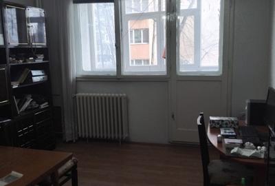 Drumul Taberei -  Metrou Raul Doamnei, etaj  1/10, 51 mp., bloc reabilitat. - 4