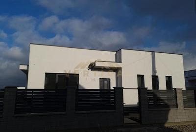 Casa de vanzare | Comuna berceni | 4 Camere - 6