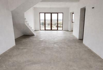 Casă cu 3 camere în Vladimirescu - 3