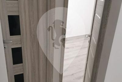 Apartament cu 3 camere semidecomandat în Griviței - 1