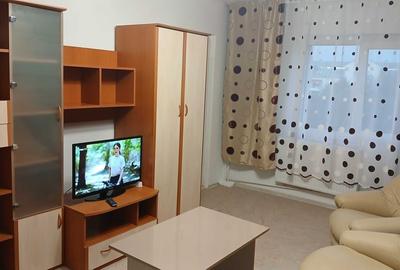 Apartament cu 3 camere De Vanzare Zona 9 MAI