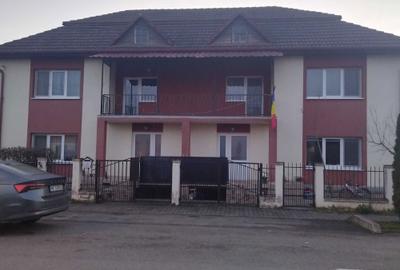 Casă cu 4 camere în Central - 1