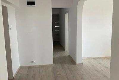 Apartament cu 4 camere decomandat în Central - 2