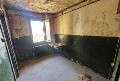 Apartament cu 2 camere semidecomandat în Micro I - 6