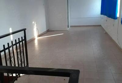 Spațiu comercial, de 50 mp, în Central - 3