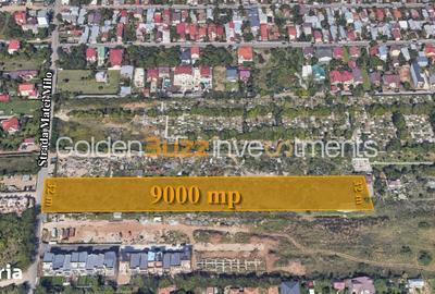 Teren de 9000 mp, în Central