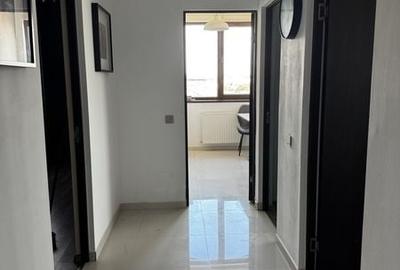 Apartament cu 3 camere decomandat în Roșu
