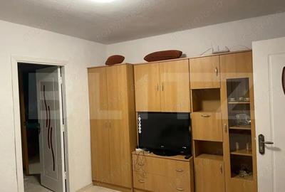 Apartament cu 3 camere semidecomandat, mobilat în Rovinari - 2