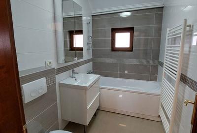 Apartament cu 3 camere decomandat în Central - 16