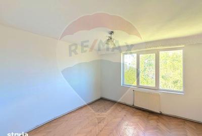 Apartament cu 3 camere decomandat în Cornișa - 4