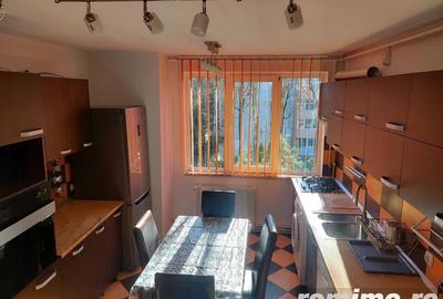 Apartament cu 2 camere decomandat în Tudor