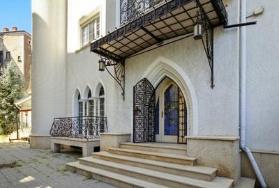 Casă cu 10 camere cu Canalizare în P-ța Romană - 4