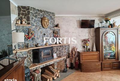 Casă cu 8 camere cu Teren 1600 Mp în Mândra - 12