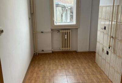 Garsonieră decomandată în Central - 1