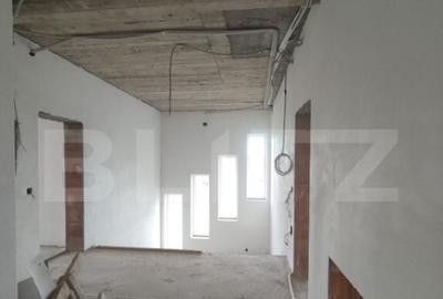 Casă cu 7 camere cu Canalizare în Sânmartin