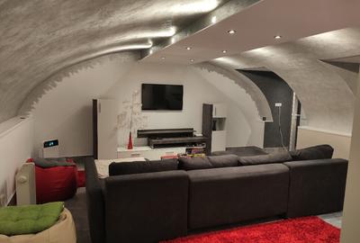 Vand apartament 1 camera ultracentral la demisol, 50mp.