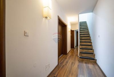 Casă cu 6 camere cu Teren 116 Mp în Central - 2