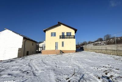 Casă cu 4 camere cu Teren 550 Mp în Aroneanu - 8