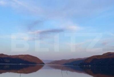 Teren de 1558 mp, în Central