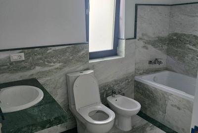 Casă cu 4 camere în Central - 2